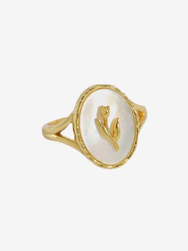 Vera Borea Tulip Ring