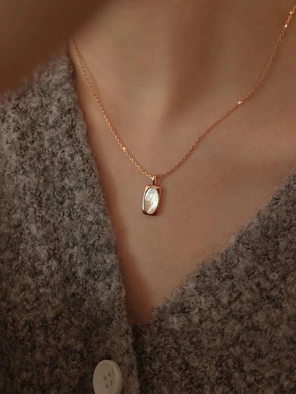 Mother of Pearl Pendant Necklace