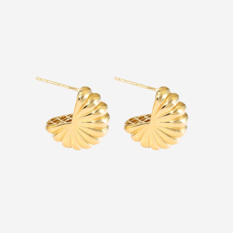 Tamara Ralph Shell Earrings